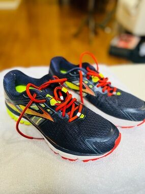 Brooks Ravenna 6 Men’s Size 8.5